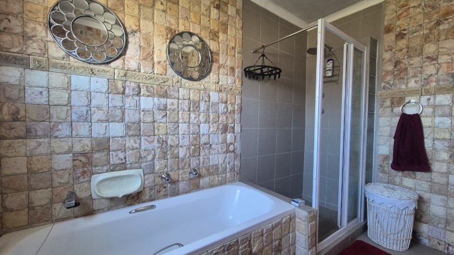 3 Bedroom Property for Sale in Country Club Western Cape
